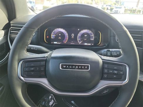 Used 2024 Jeep Wagoneer Series II image 29