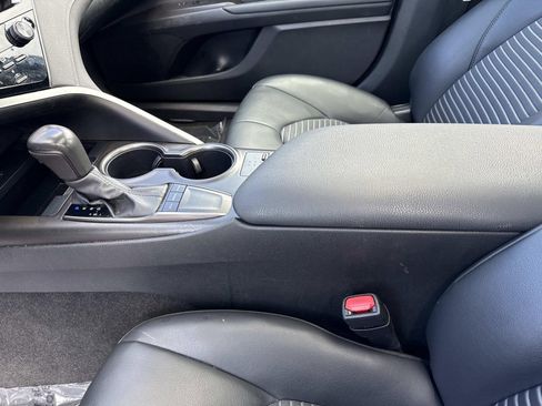 Used 2024 Toyota Camry SE image 22