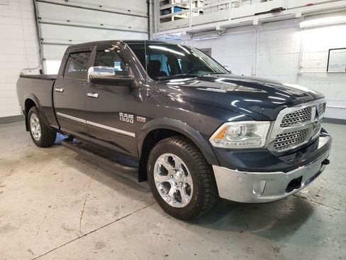 Used 2016 RAM 1500 Laramie w/ Convenience Group AWD/4WD image 8