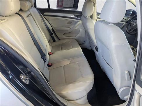 Used 2015 Volkswagen Golf TDI SE image 17