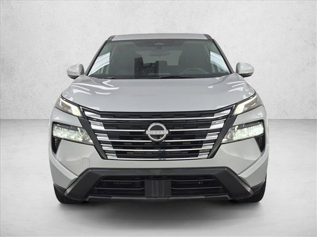 Used 2025 Nissan Rogue SV FWD image 2