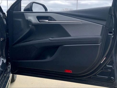 Used 2025 Toyota Camry SE w/ Convenience Package image 22