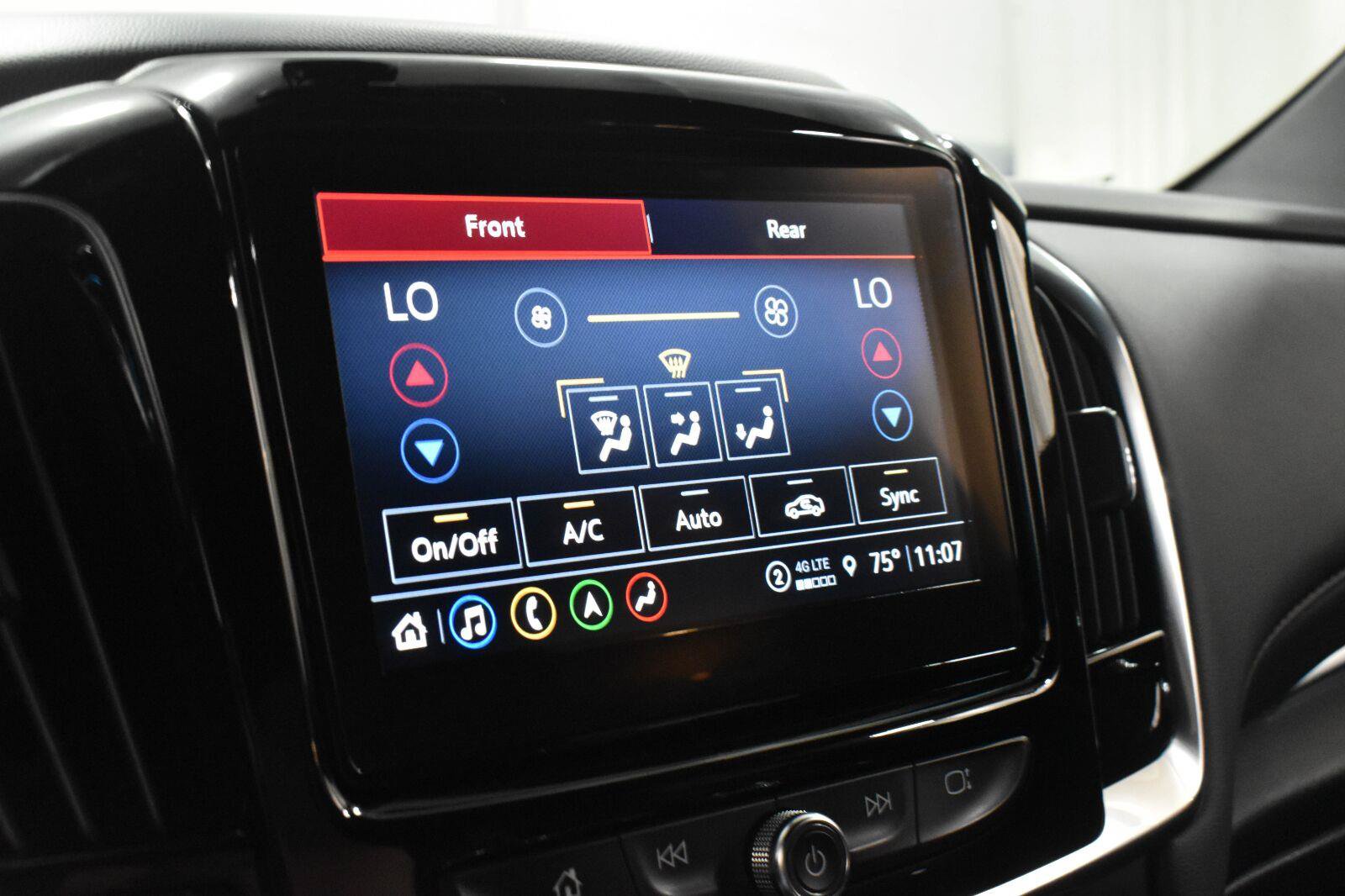 Used 2023 Chevrolet Traverse RS w/ LPO, Floor Liner Package FWD image 17