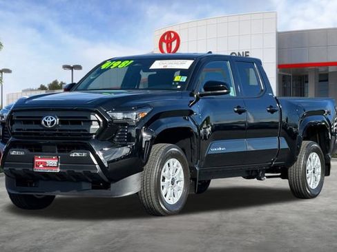 Certified 2026 Toyota Tacoma SR5 AWD/4WD image 10