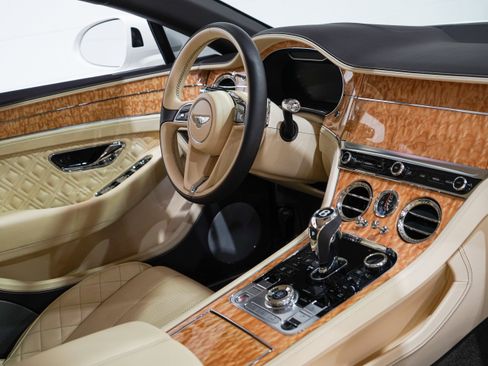Used 2020 Bentley Continental GT AWD/4WD image 17