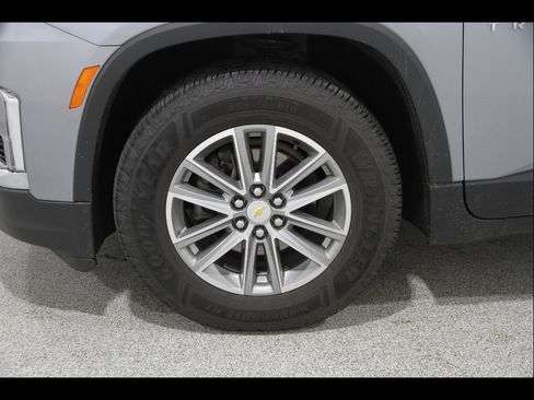 Used 2023 Chevrolet Traverse LT image 24