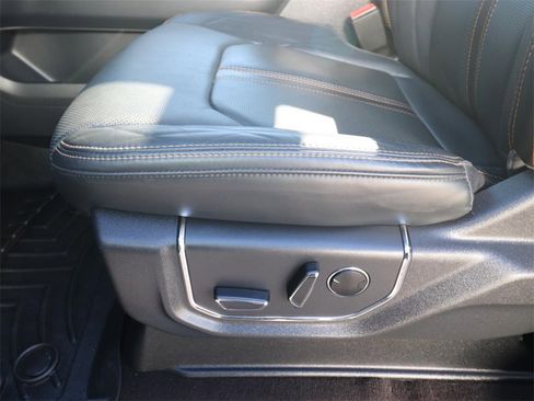 Used 2023 Ford Expedition Platinum image 17