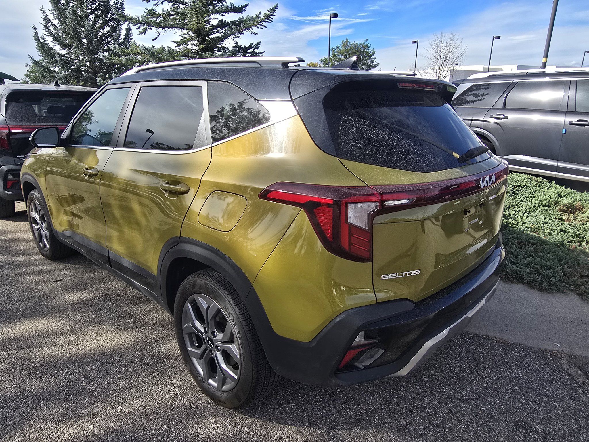 Used 2024 Kia Seltos S AWD/4WD image 3