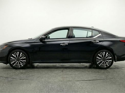 Used 2025 Nissan Altima 2.5 SV FWD image 5