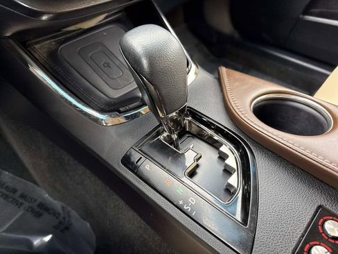 Used 2018 Toyota Avalon XLE Premium image 22