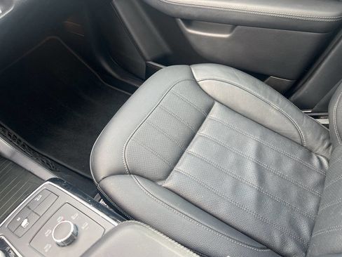 Used 2019 Mercedes-Benz GLE 400 4MATIC image 11