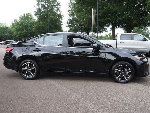 Used 2025 Nissan Sentra SV FWD image 8