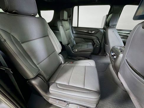 Used 2024 GMC Yukon XL Denali w/ Advanced Technology Package AWD/4WD image 27