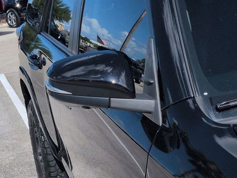 Used 2022 Toyota 4Runner SR5 Premium w/ Moonroof Package RWD image 12