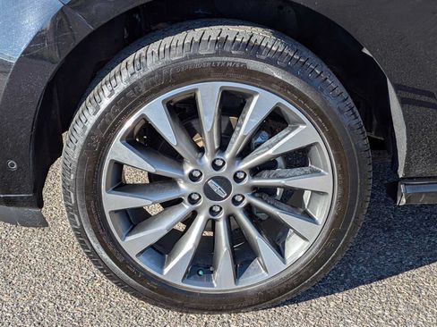 Used 2021 Lincoln Navigator Reserve w/ Luxury Package AWD/4WD image 12