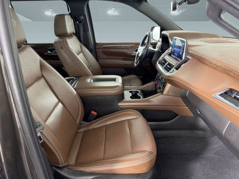 Used 2021 Chevrolet Tahoe High Country w/ Premium Package image 21
