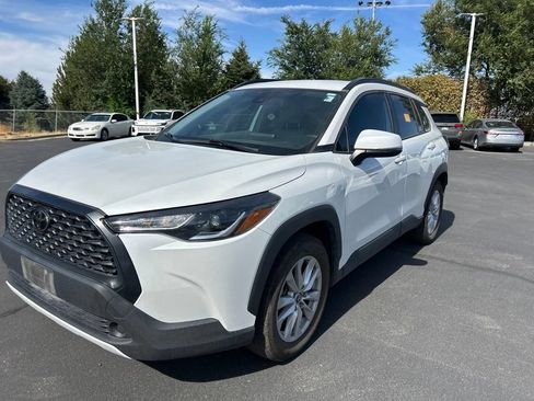 Used 2022 Toyota Corolla Cross LE AWD/4WD image 15