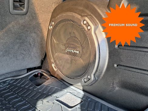 Used 2021 Jeep Wrangler Unlimited Islander image 31