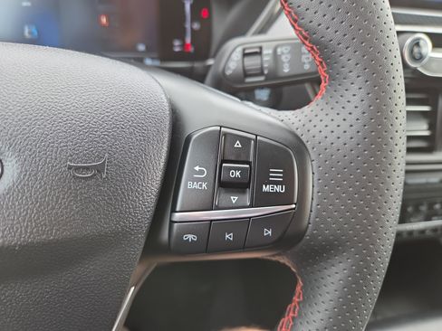 Used 2024 Ford Escape ST-Line Select image 12