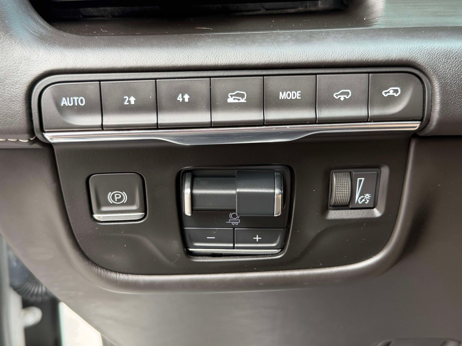 Used 2023 Cadillac Escalade Sport Platinum w/ LPO, ONYX Package AWD/4WD image 20