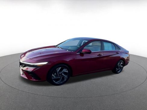 Used 2025 Hyundai Elantra SEL image 4