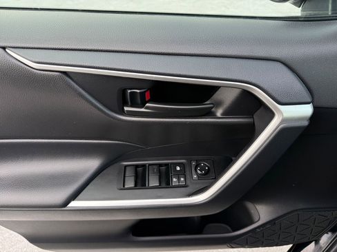 Used 2025 Toyota RAV4 LE image 20