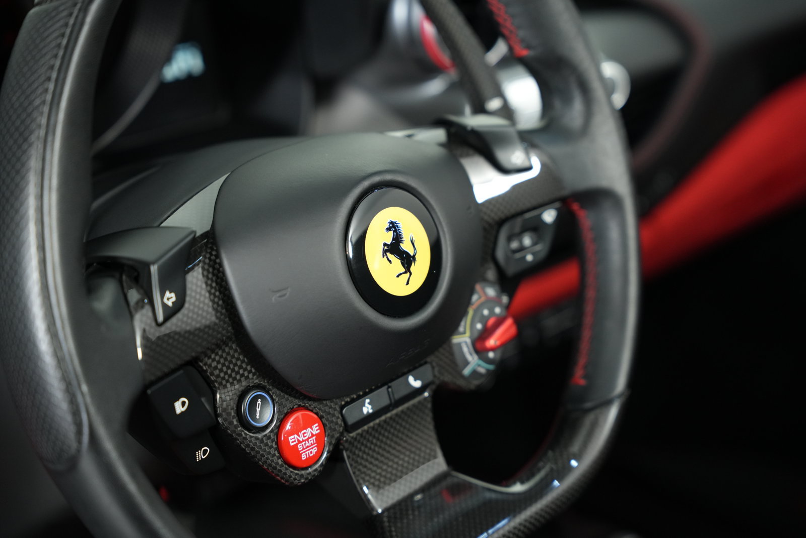 Used 2022 Ferrari F8 Spider RWD image 32
