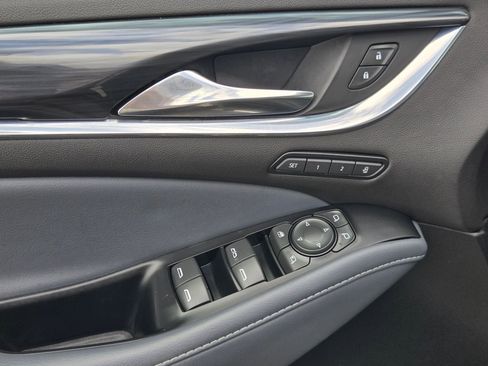 Used 2024 Buick Enclave Premium image 23