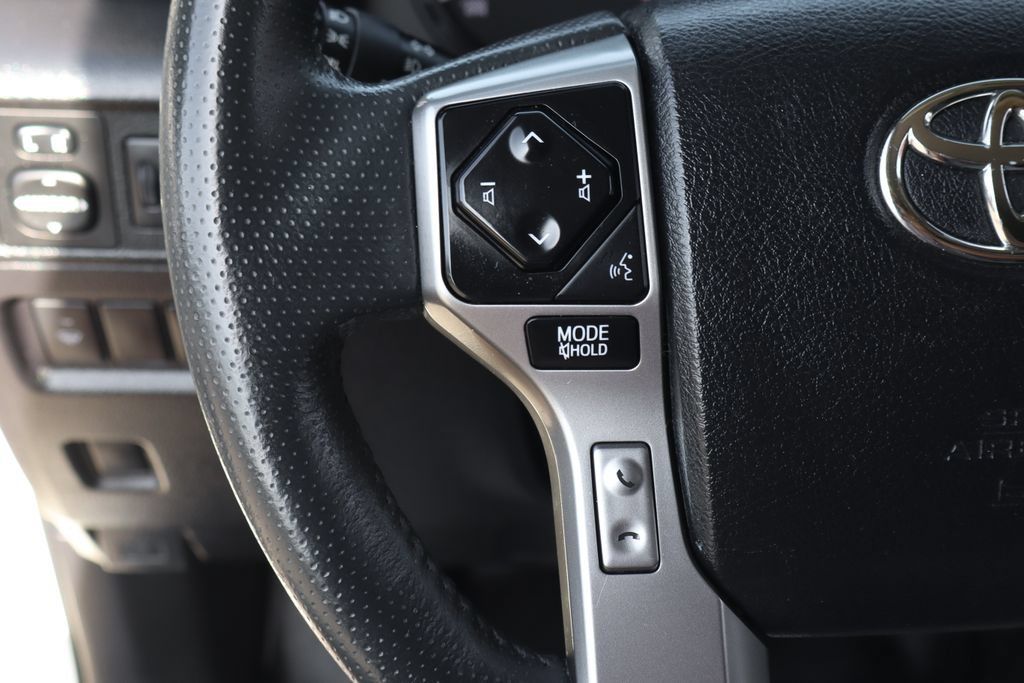 Used 2021 Toyota 4Runner SR5 AWD/4WD image 22