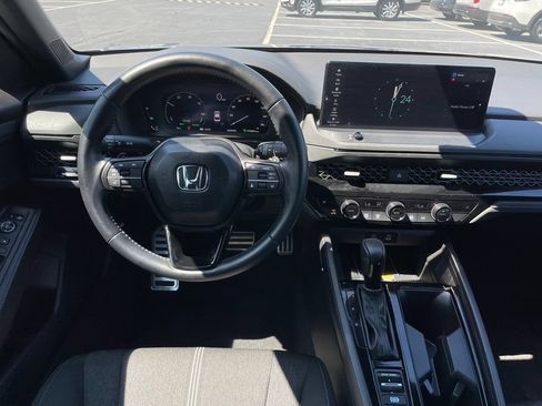 Used 2025 Honda Accord Sport image 11