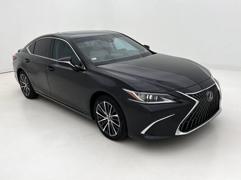 Certified 2023 Lexus ES 300h w/ Premium Package image 6