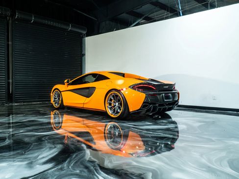 Used 2018 McLaren 570S Spider image 13