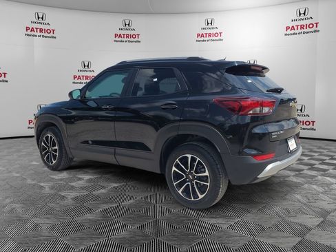 Used 2025 Chevrolet TrailBlazer LT AWD/4WD image 3