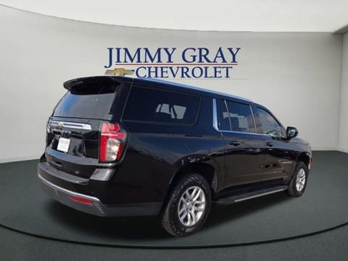 Used 2023 Chevrolet Suburban LT RWD image 8