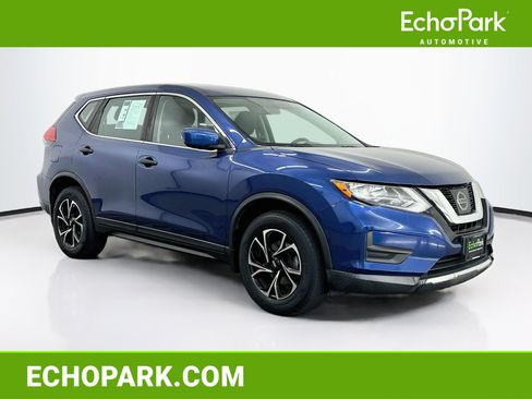 Used 2017 Nissan Rogue S AWD/4WD image 1