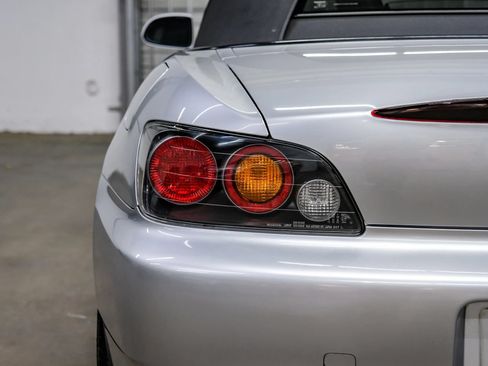 Used 2004 Honda S2000 image 39