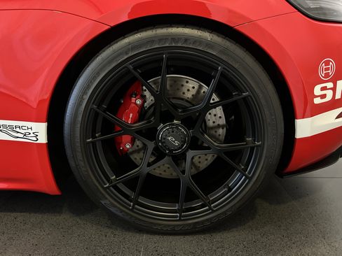 Used 2025 Porsche 718 Cayman GT4 RS image 11