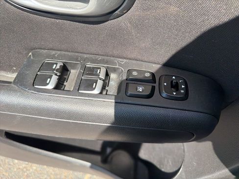 Used 2019 Kia Soul Base image 22