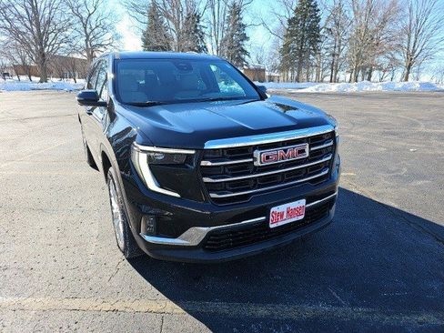 Used 2024 GMC Acadia Elevation image 8