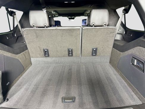 Used 2025 Cadillac Escalade ESV V w/ LPO, ONYX Package AWD/4WD image 31