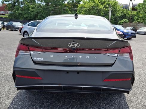 Certified 2025 Hyundai Elantra Sport FWD image 5