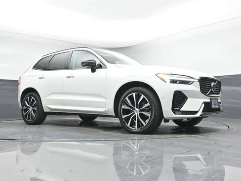 Used 2024 Volvo XC60 B5 Plus w/ Protection Package Premier AWD/4WD image 10