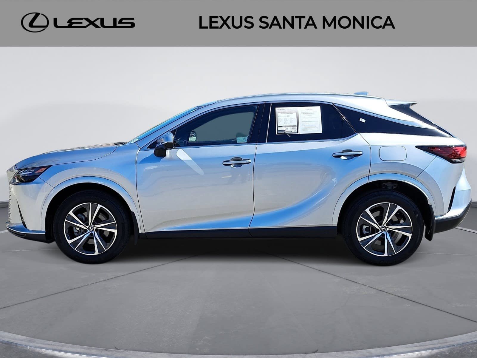 Used 2024 Lexus RX 350h w/ Convenience Package AWD/4WD image 8