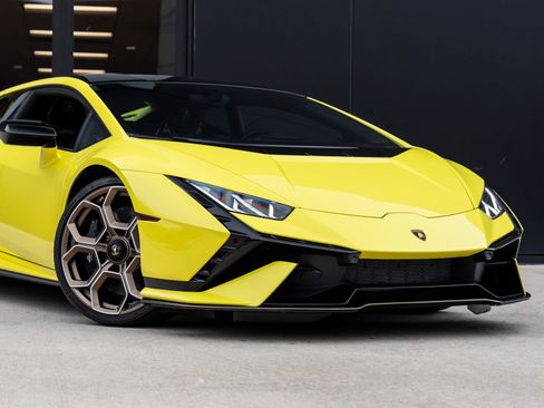 Used 2023 Lamborghini Huracan Tecnica RWD image 5