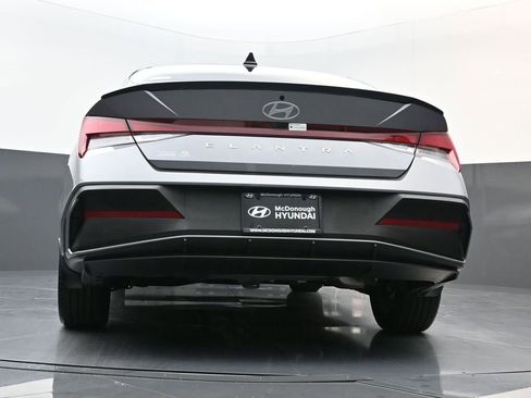 Certified 2025 Hyundai Elantra Sport image 24