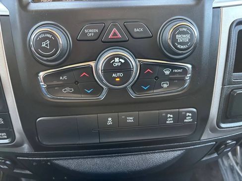 Used 2017 RAM 1500 Big Horn AWD/4WD image 38
