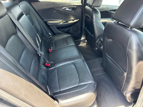 Used 2018 Chevrolet Malibu Premier w/ Premier Sun and Wheel Package FWD image 17