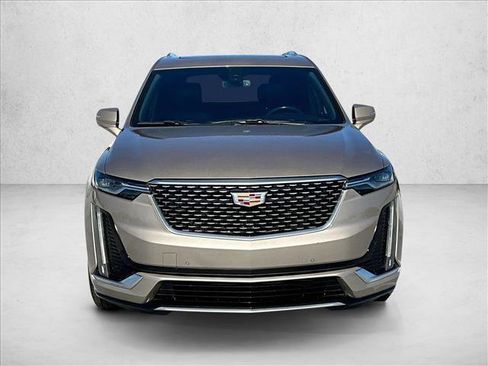 Used 2022 Cadillac XT6 Luxury image 3