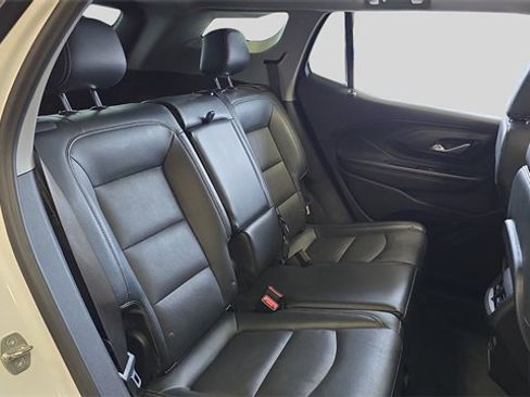 Used 2022 GMC Terrain SLT w/ Infotainment Package II image 14