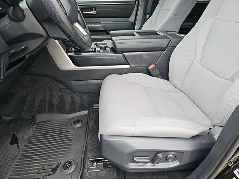 Used 2025 Toyota Tundra SR5 AWD/4WD image 18